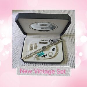 Ashley Wild Life Vintage Jewelry Set